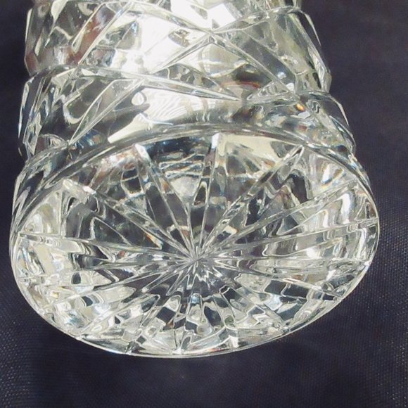 EXQUISITE GRAPEVINE Crystal Vase EUC - Picture 7 of 9